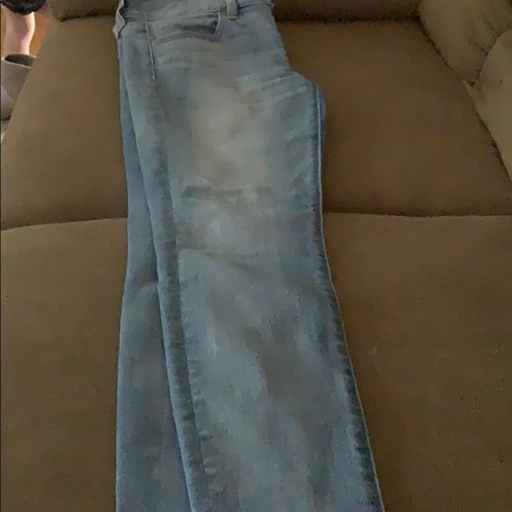 Light wash Ae skinny jeans. No stains barely worn